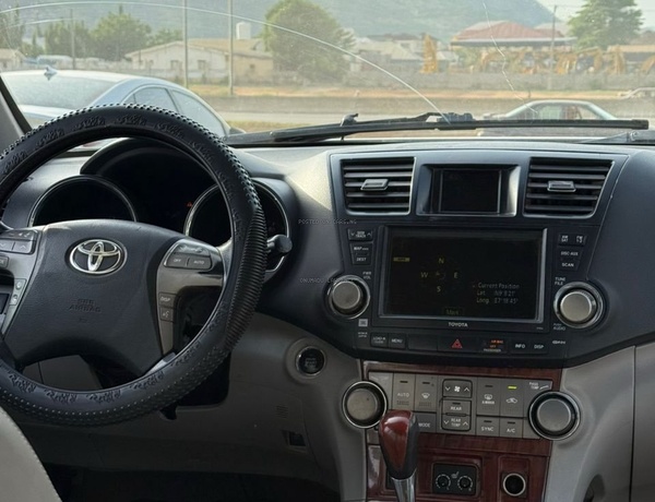 2010 TOYOTA HIGHLANDER LIMITED EDITION FOR SALE IN ABUJA