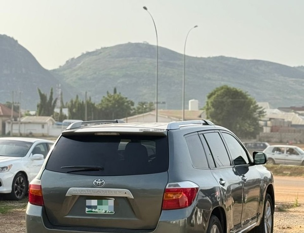 2010 TOYOTA HIGHLANDER LIMITED EDITION FOR SALE IN ABUJA
