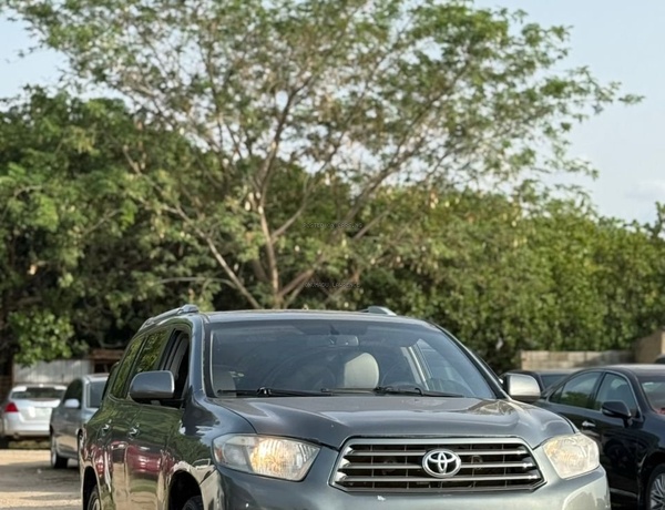 2010 TOYOTA HIGHLANDER LIMITED EDITION FOR SALE IN ABUJA