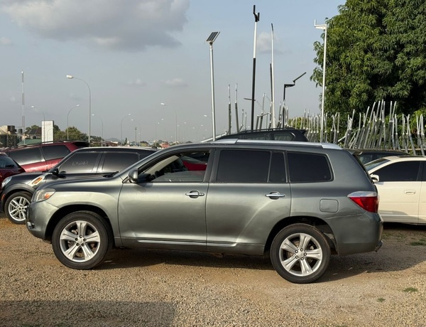 2010 TOYOTA HIGHLANDER LIMITED EDITION FOR SALE IN ABUJA