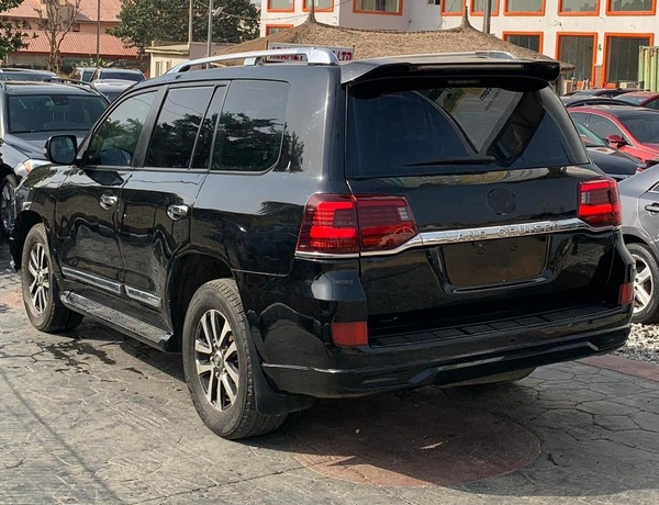 2010 TOYOTA LANDCRUISER V6 FOR SALE IN ABUJA