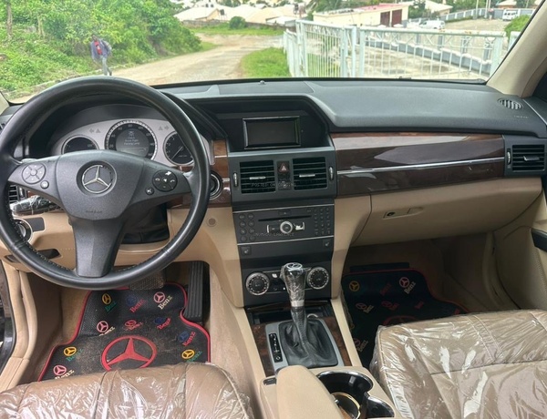 2011  MERCEDES BENZ GLK350 FOR SALE IN ABUJA