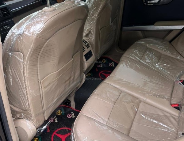 2011  MERCEDES BENZ GLK350 FOR SALE IN ABUJA