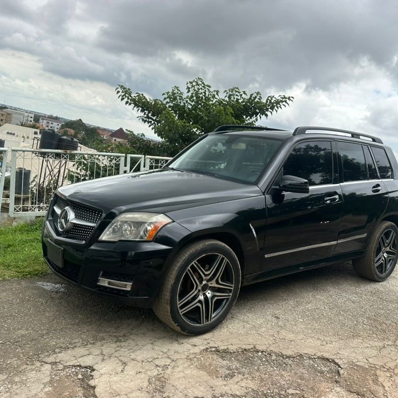 2011  MERCEDES BENZ GLK350 FOR SALE IN ABUJA image