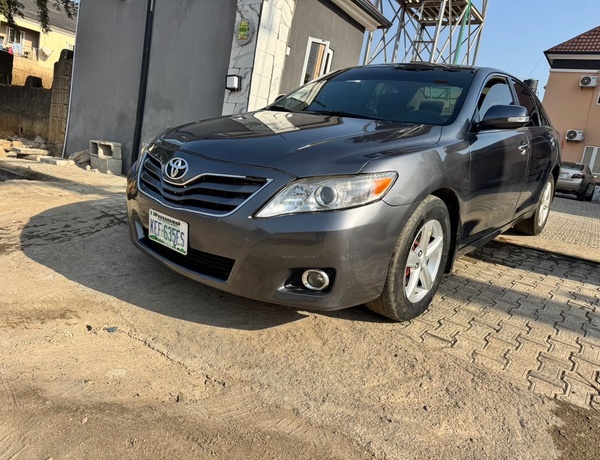 2011 TOYOTA CAMRY FOR SALE IN ABUJA