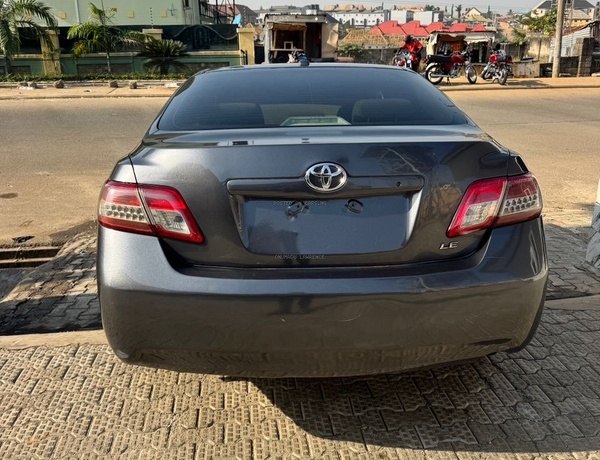 2011 TOYOTA CAMRY FOR SALE IN ABUJA