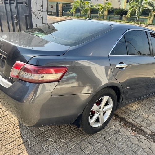 2011 TOYOTA CAMRY FOR SALE IN ABUJA
