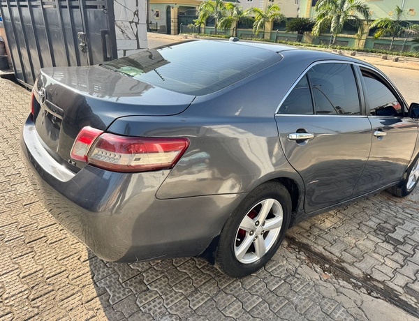 2011 TOYOTA CAMRY FOR SALE IN ABUJA
