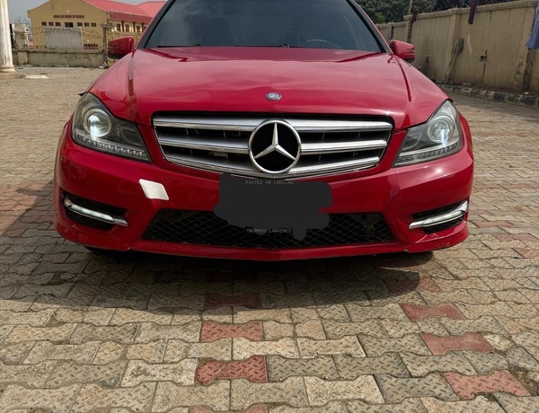 2012 MERCERDES BENZ C300 FOR SALE  IN ABUJA