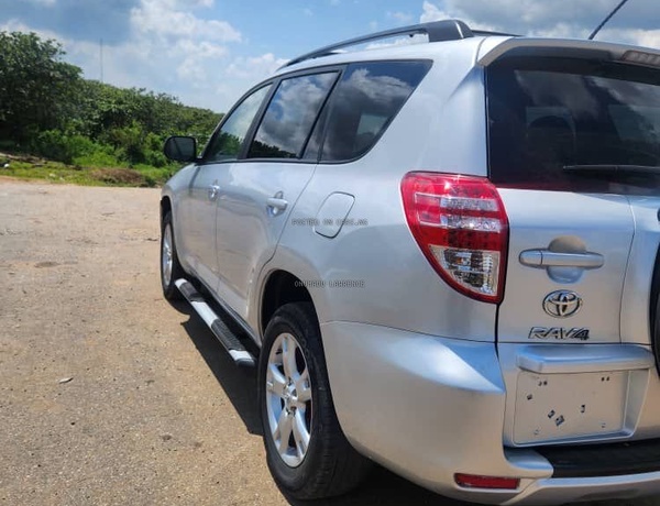 2012 RAV4 FOR SALE IN ABUJA