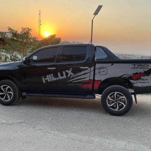 2012 TOYOTA HILUX MANUAL TRANSMISSION IN ABUJA
