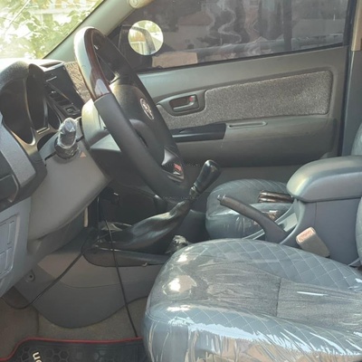 2012 TOYOTA HILUX MANUAL TRANSMISSION IN ABUJA