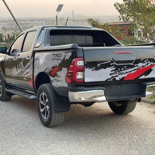 2012 TOYOTA HILUX MANUAL TRANSMISSION IN ABUJA