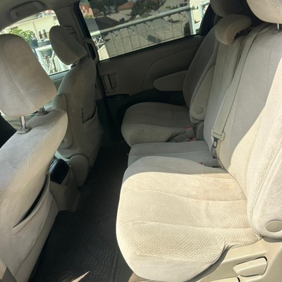 2012 TOYOTA SIENNA FOR SALE  IN ABUJA