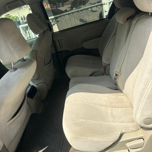 2012 TOYOTA SIENNA FOR SALE  IN ABUJA