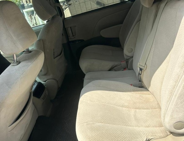2012 TOYOTA SIENNA FOR SALE  IN ABUJA