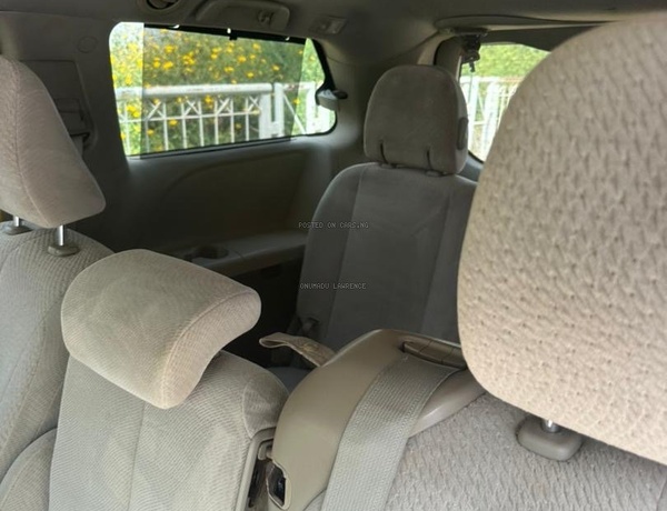 2012 TOYOTA SIENNA FOR SALE  IN ABUJA
