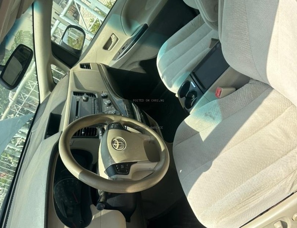 2012 TOYOTA SIENNA FOR SALE  IN ABUJA