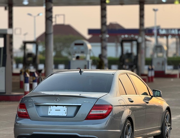 2013 MERCEDES BENZ C300 IN ABUJA FOR SALE