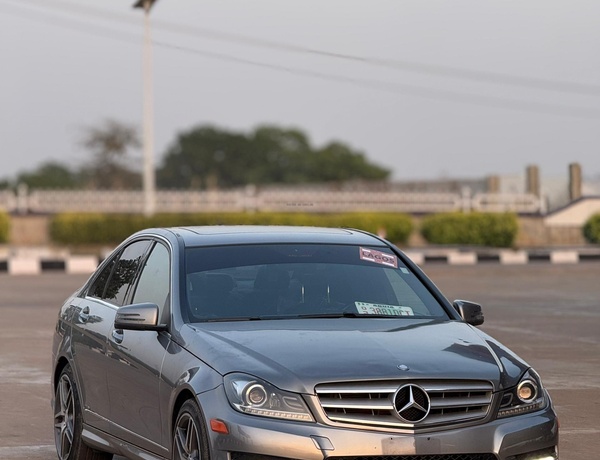 2013 MERCEDES BENZ C300 IN ABUJA FOR SALE