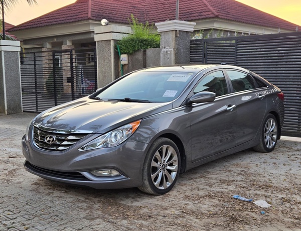 2013 HYUNDAI SONATA SPORT EDITION IN ABUJA
