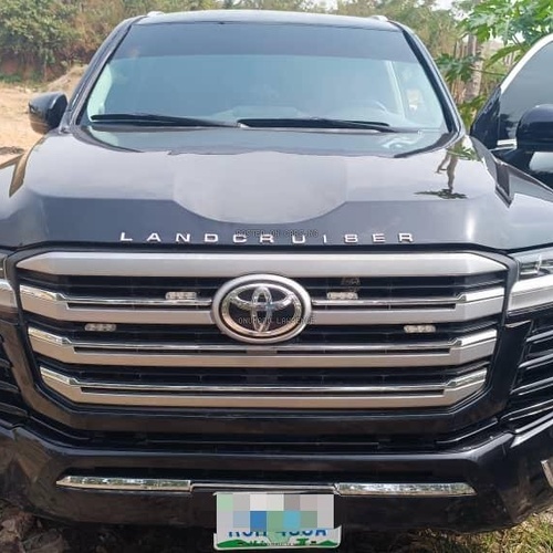 2013 LANDCRUISER UPGRADED TO 2023 MODEL FOR SALE IN ABUJA