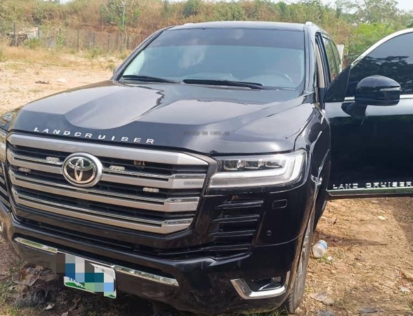 2013 LANDCRUISER UPGRADED TO 2023 MODEL FOR SALE IN ABUJA