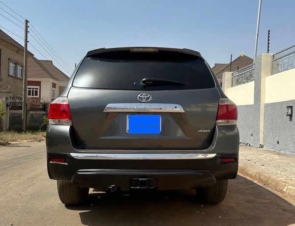 2013 TOYOTA HIGHLANDER FOR SALE IN ABUJA