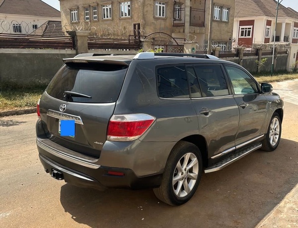 2013 TOYOTA HIGHLANDER FOR SALE IN ABUJA
