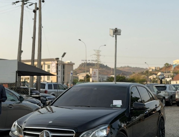 FOREIGN USED 2015 MERCEDES BENZ E350 FOR SALE IN ABUJA