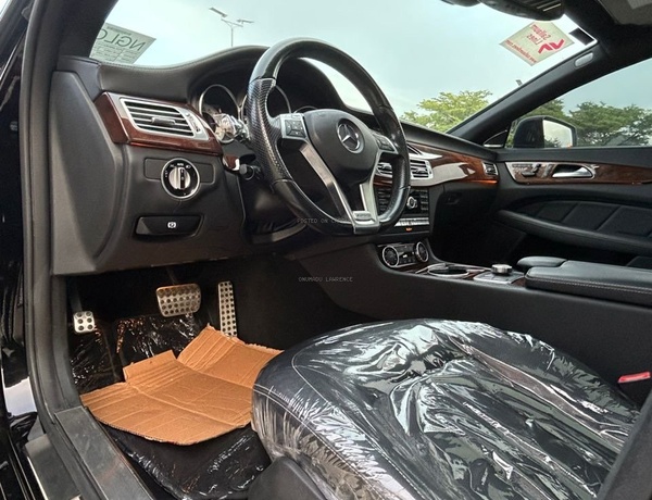 FOREIGN USED 2015 MERCEDES BENZ CLS550 FOR SALE IN ABUJA
