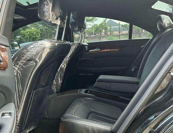FOREIGN USED 2015 MERCEDES BENZ CLS550 FOR SALE IN ABUJA