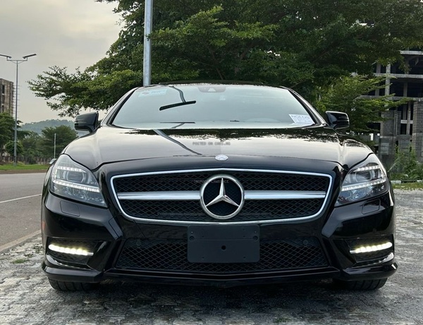FOREIGN USED 2015 MERCEDES BENZ CLS550 FOR SALE IN ABUJA