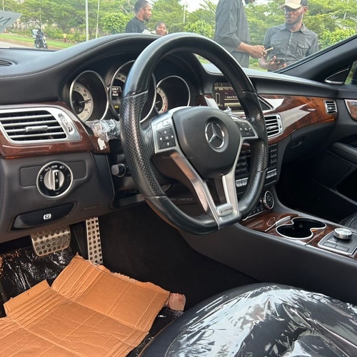 FOREIGN USED 2015 MERCEDES BENZ CLS550 FOR SALE IN ABUJA