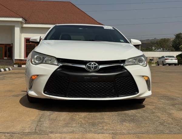 2016 TOYOTA CAMRY SE FOR SALE IN ABUJA