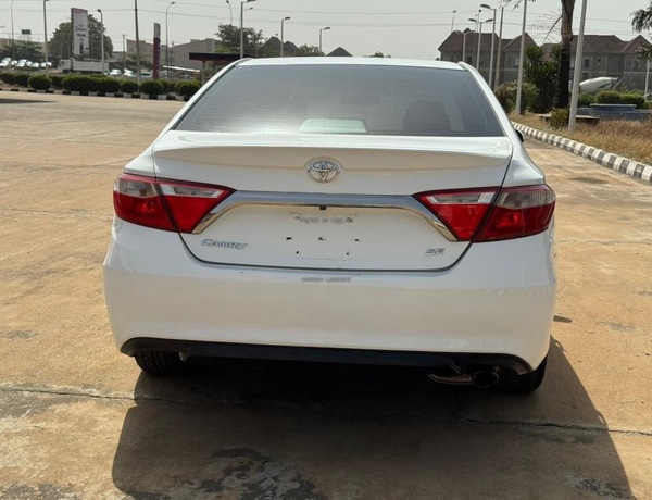 2016 TOYOTA CAMRY SE FOR SALE IN ABUJA