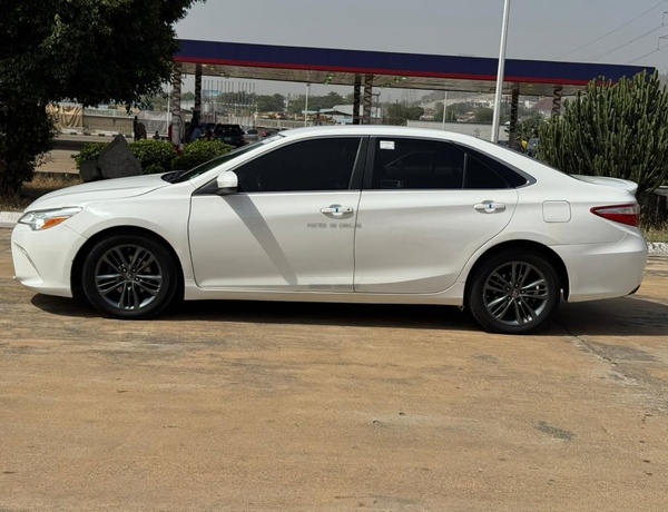 2016 TOYOTA CAMRY SE FOR SALE IN ABUJA