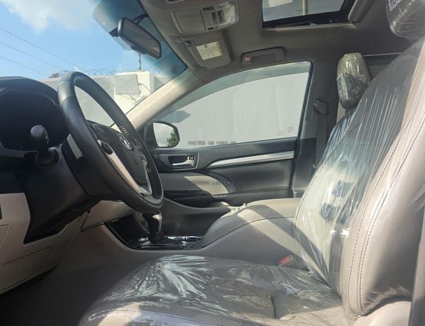 2016 TOYOTA HIGHLANDER XLE FOR SALE IN ABUJA