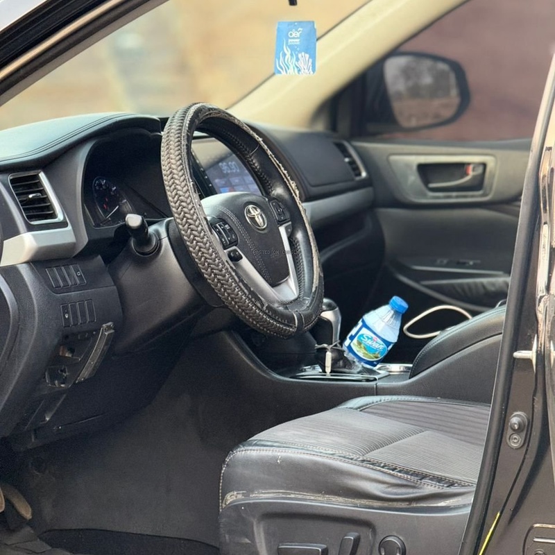 2016 TOYOTA HIGHLANDER LE FOR SALE IN ABUJA image