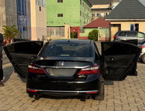 2017 HONDA ACCORD TOURING FOR SALE IN ABUJA