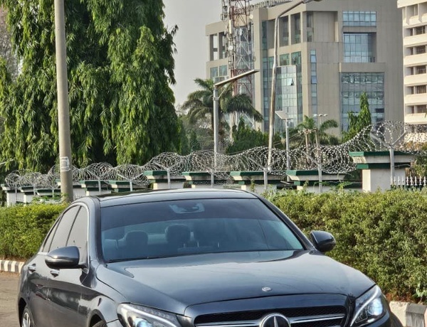 2017 MERCEDES BENZ C300 FOR SALE IN ABUJA