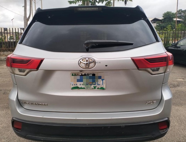2017 TOYOTA HIGHLANDER XLE FOR SALE IN ABUJA