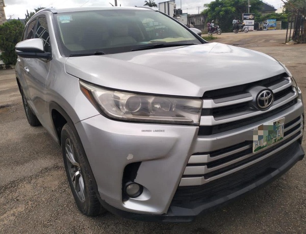 2017 TOYOTA HIGHLANDER XLE FOR SALE IN ABUJA