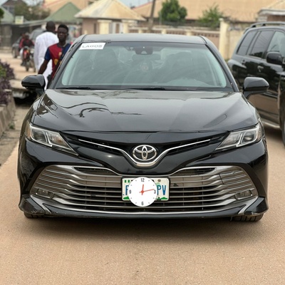 2018 TOYOTA CAMRY SE FOR SALE IN ABUJA