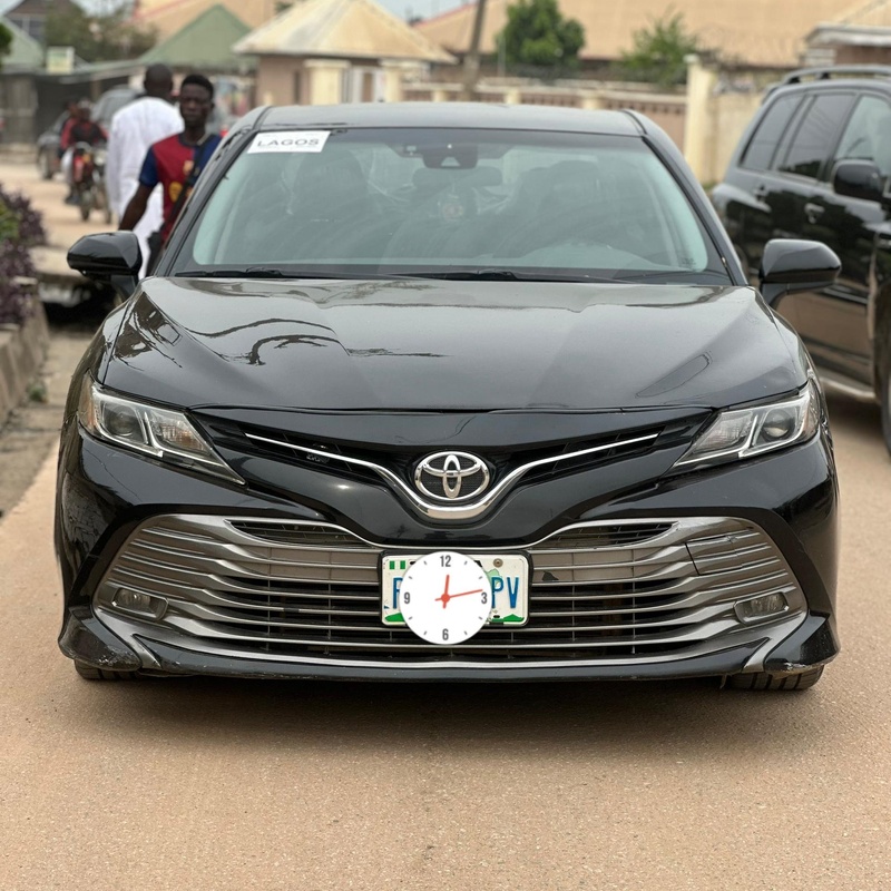 2018 TOYOTA CAMRY SE FOR SALE IN ABUJA image