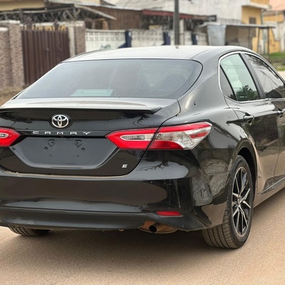 2018 TOYOTA CAMRY SE FOR SALE IN ABUJA