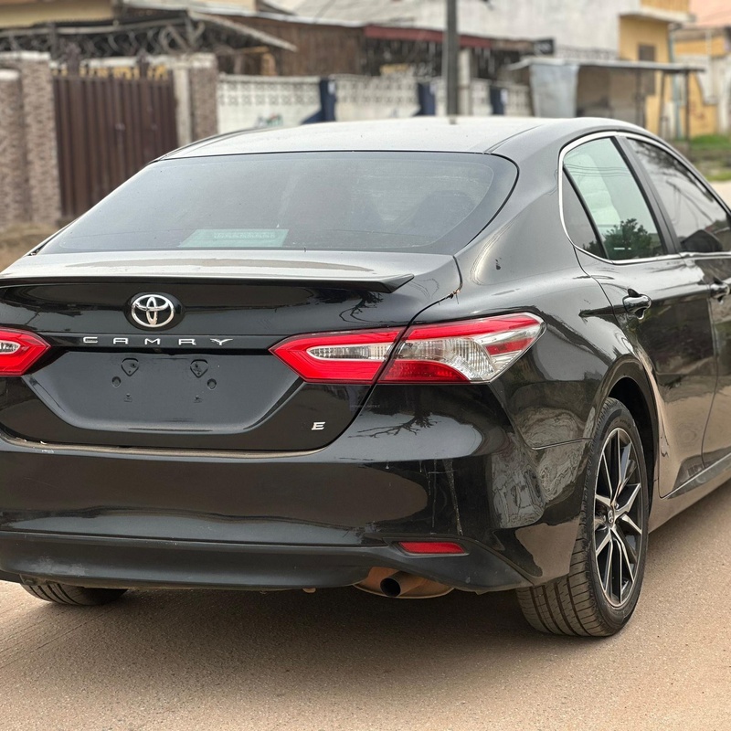 2018 TOYOTA CAMRY SE FOR SALE IN ABUJA image