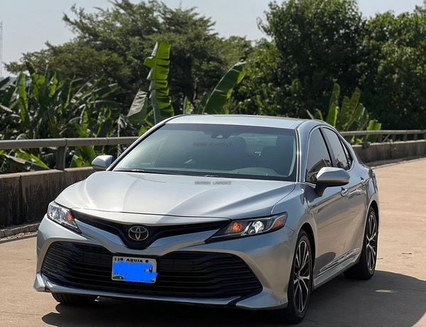 2018 TOYOTA CAMRY XLE FOR SALE  IN ABUJA