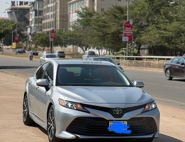 2018 TOYOTA CAMRY XLE FOR SALE  IN ABUJA
