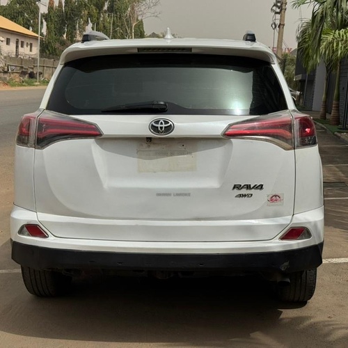 2018 TOYOTA RAV4 XLE FOR SALE IN ABUJA